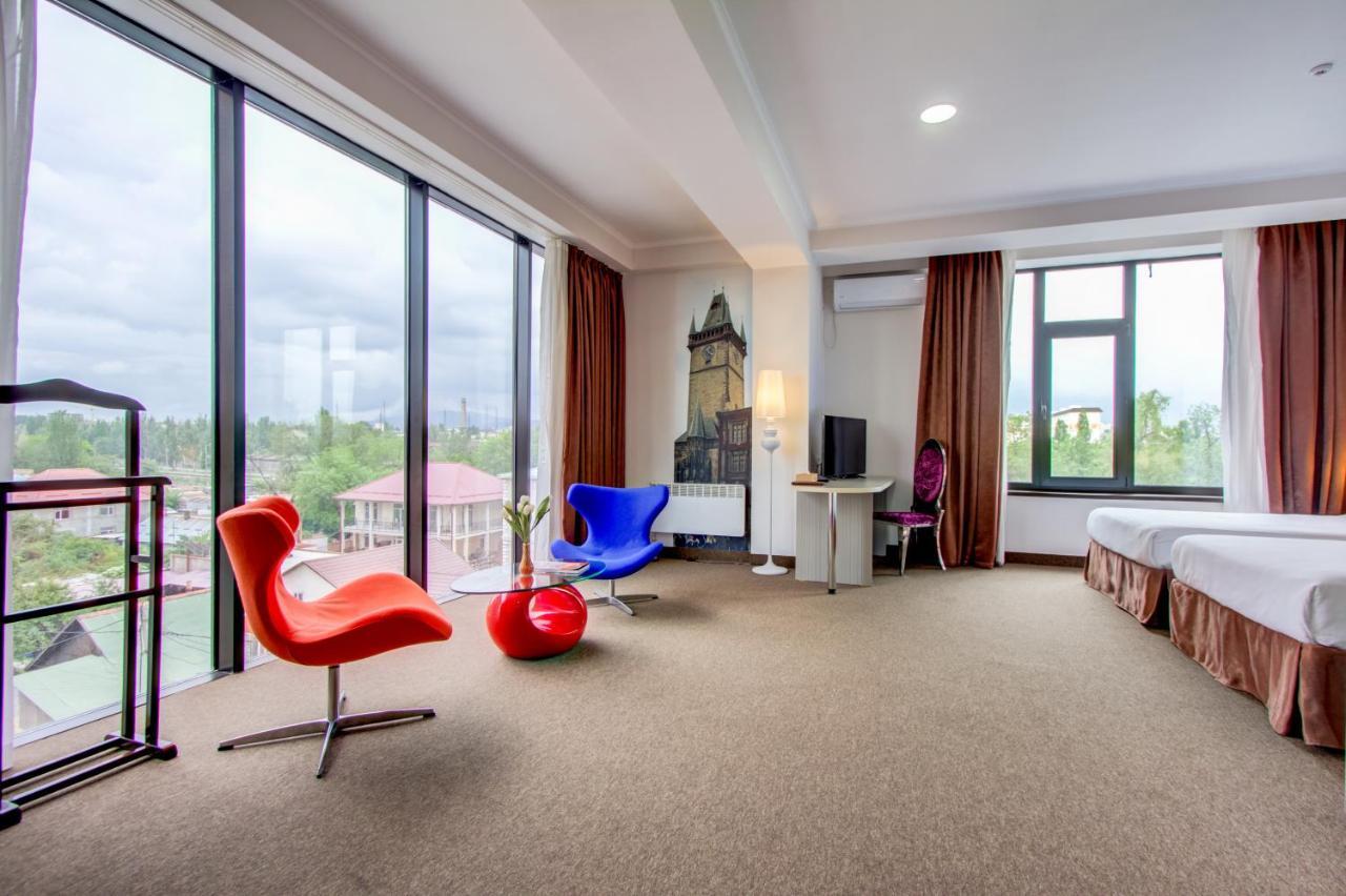 Hotel Bridges Bishkek Exterior foto