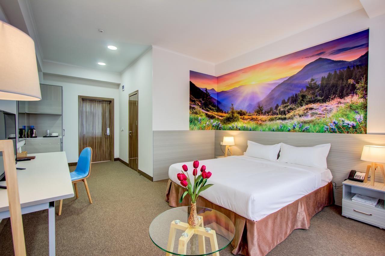 Hotel Bridges Bishkek Exterior foto