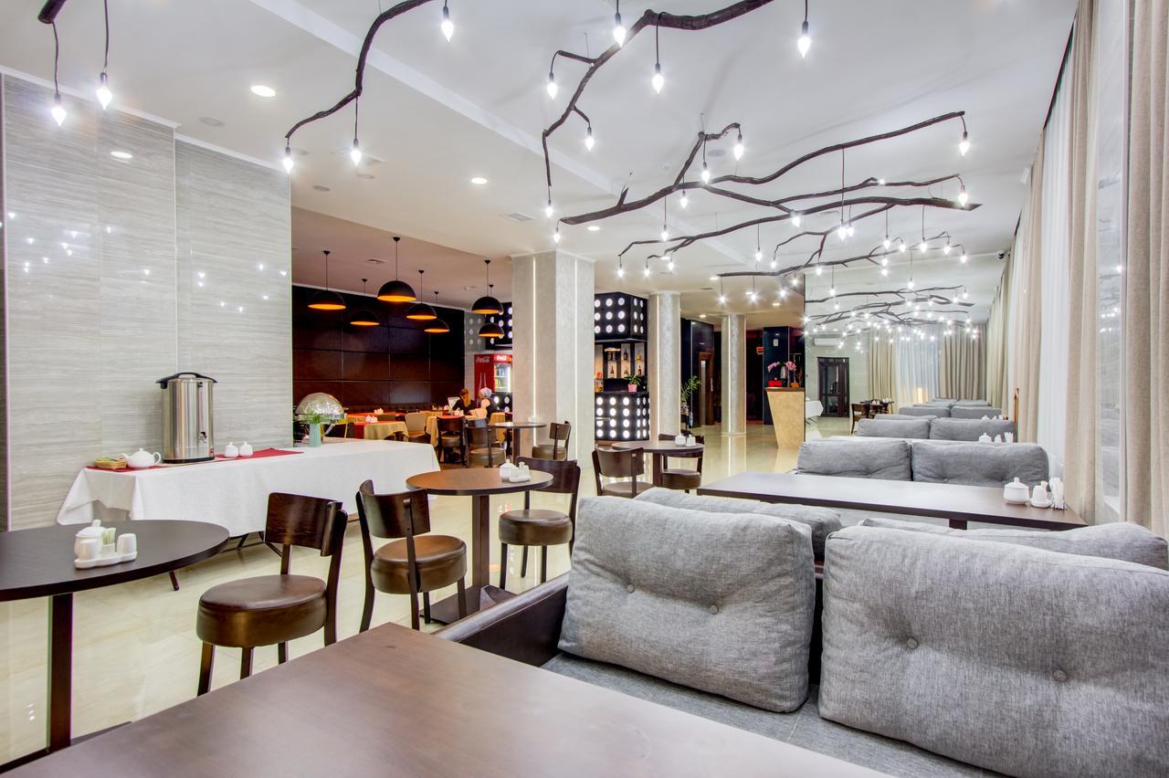 Hotel Bridges Bishkek Exterior foto