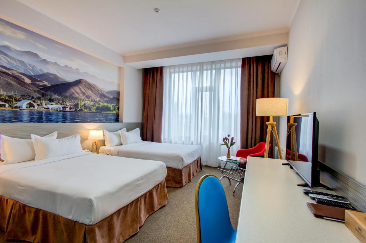 Hotel Bridges Bishkek Exterior foto